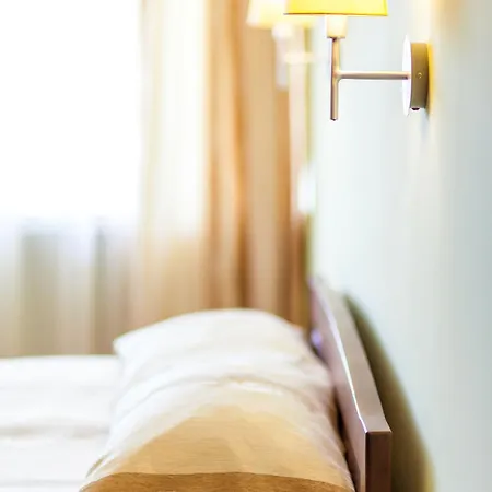 Hotel Airinn