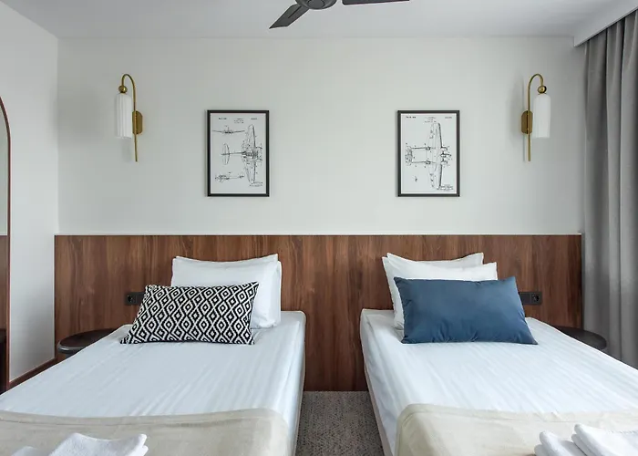 فندق Airinn Airport Renovated 2025 3*