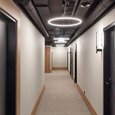 호텔 Airinn Airport Renovated 2025 3*