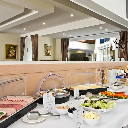 Hotel Airinn 3*