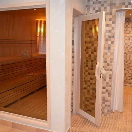 Hotel Airinn 3*