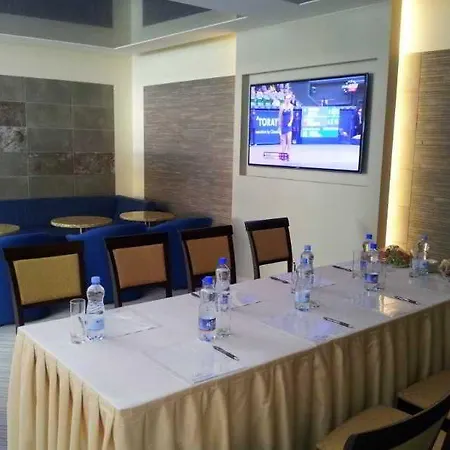 Hotel Airinn