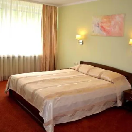 Hotel Airinn